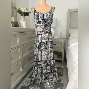 Elegant Black and White Maxi Dress